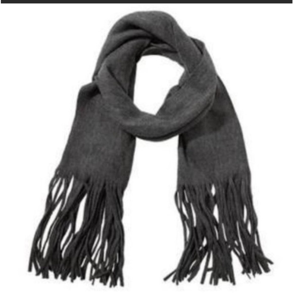 *NWT* Lucky Brand Scarf with fringe - Picture 10 of 10